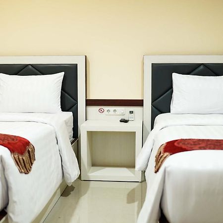 Grand Buana Lestari Hotel Padang  Eksteriør bilde