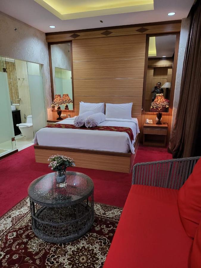 Grand Buana Lestari Hotel Padang  Eksteriør bilde