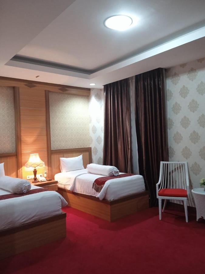 Grand Buana Lestari Hotel Padang  Eksteriør bilde