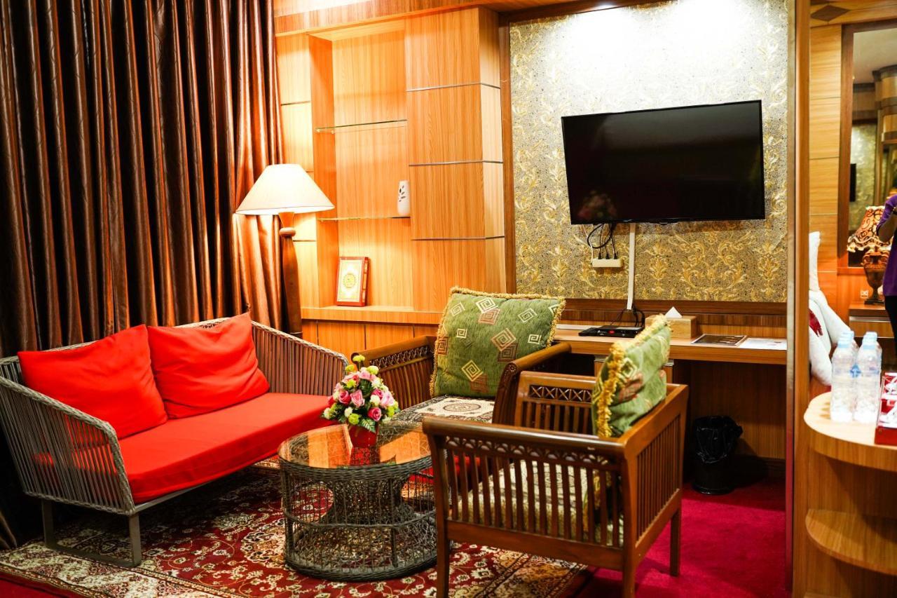 Grand Buana Lestari Hotel Padang  Eksteriør bilde
