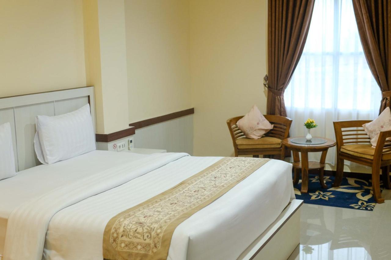 Grand Buana Lestari Hotel Padang  Eksteriør bilde