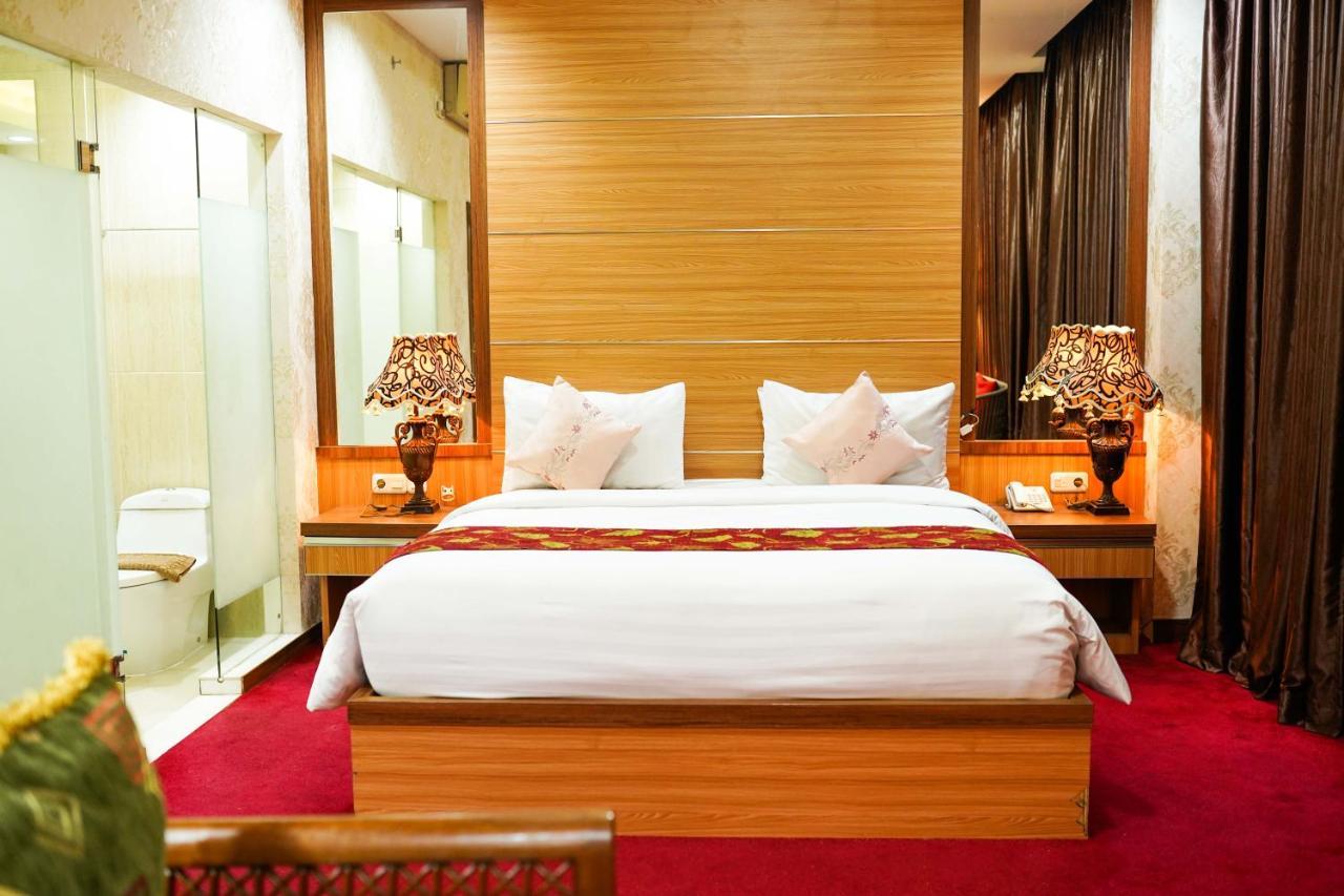 Grand Buana Lestari Hotel Padang  Eksteriør bilde