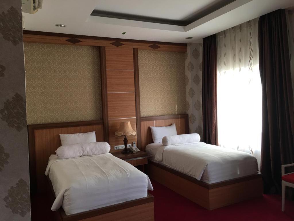 Grand Buana Lestari Hotel Padang  Eksteriør bilde